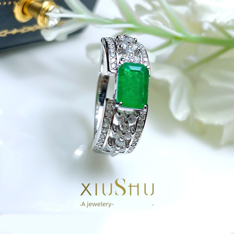 925 Sterling Silver Advanced sense Celebrity style Emerald Ring