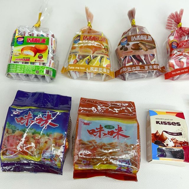 迷你微缩食玩小玩具仿真零食胶袋装紫菜卷桶装士力架星球杯欣欣杯