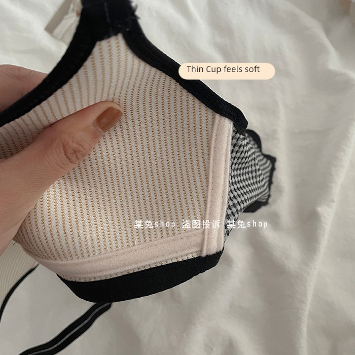 Wireless  Big chest shows small INS Wind underwear underpants
