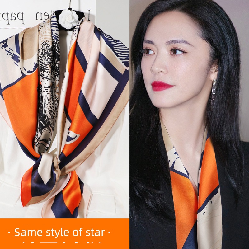 female fashion Hot money mom Autumn and winter Advanced sense Silk scarf