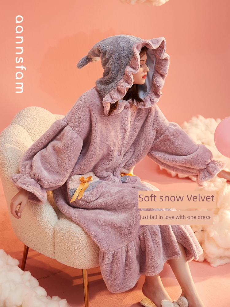 A good companion have more cash than can be accounted for Flannel Hooded female thickening pajamas