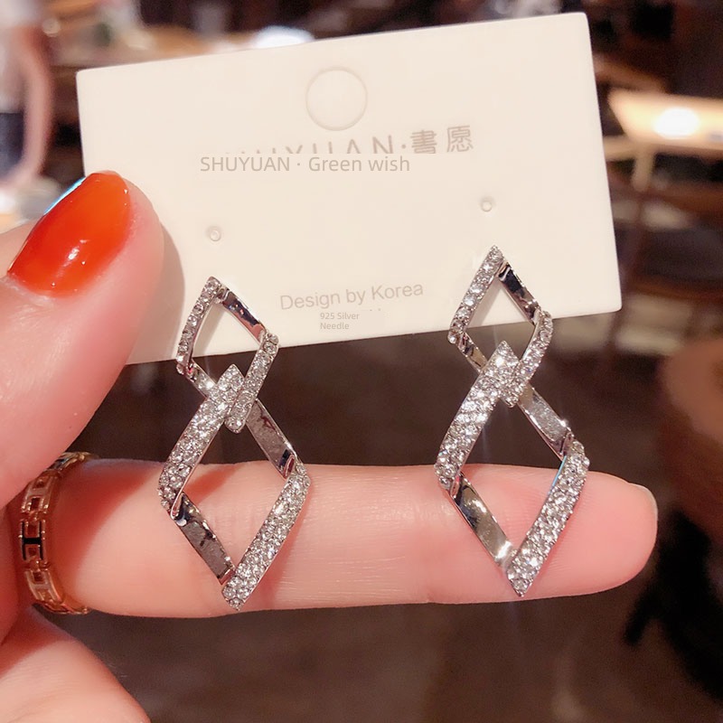 Dongdaemun Full drill diamond Internet celebrity Shining female Earrings