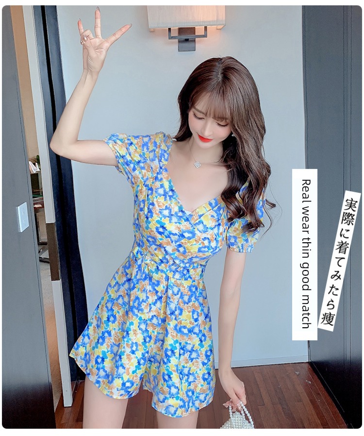 temperament Straight shoulder V-neck Broken flower shorts one-piece garment