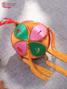 8cm Hydrangea Embroidery, a Specialty of Jingsi, Guangxi, Zhuang Ethnic Minority's Third of March Festival, Pure Handmad