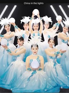 Chinese Ball Lamp Dance Props in the Lights Light Performance Luminous Ball Props Stage Holding Light Ball Dance Lamp