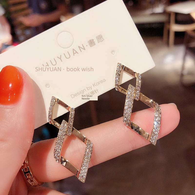 Dongdaemun Full drill diamond Internet celebrity Shining female Earrings
