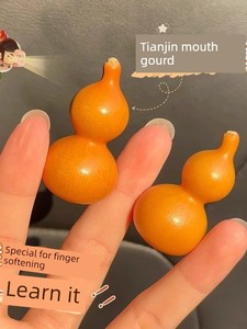 Soft and Flexible Small Wooden Gourd Toy for Finger Wrapping, Portable and Cute, Simple Design, Stress-Relief