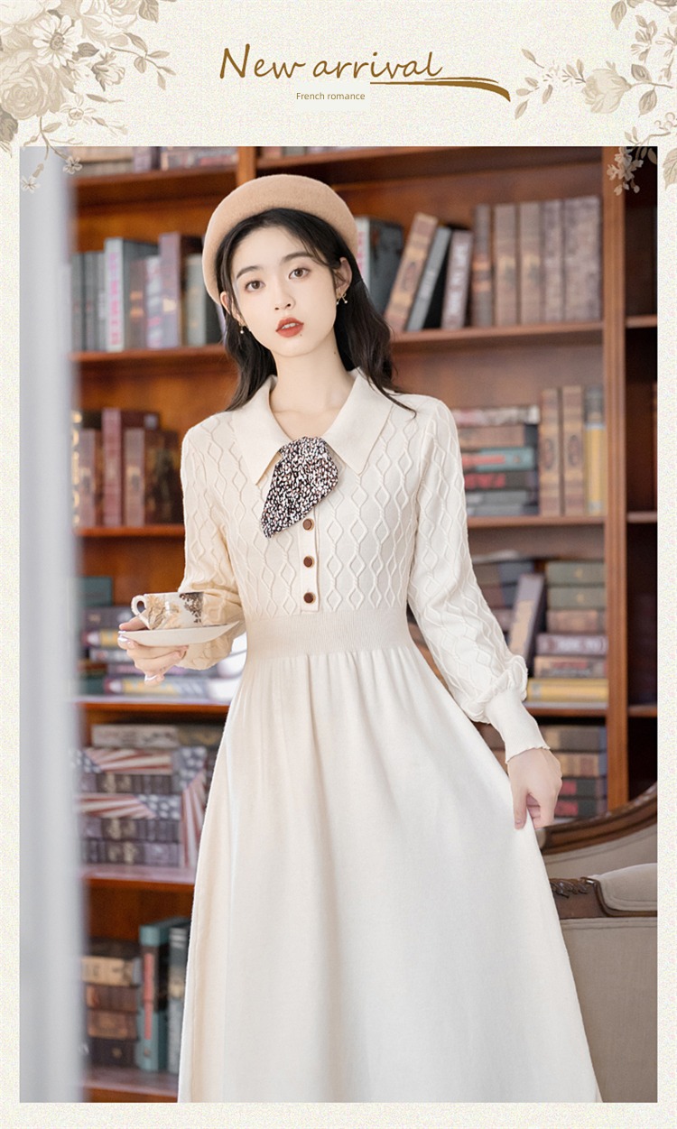 Autumn and winter sweater Self-cultivation Gentle wind Lay a foundation Inner lap Chinese bellflower