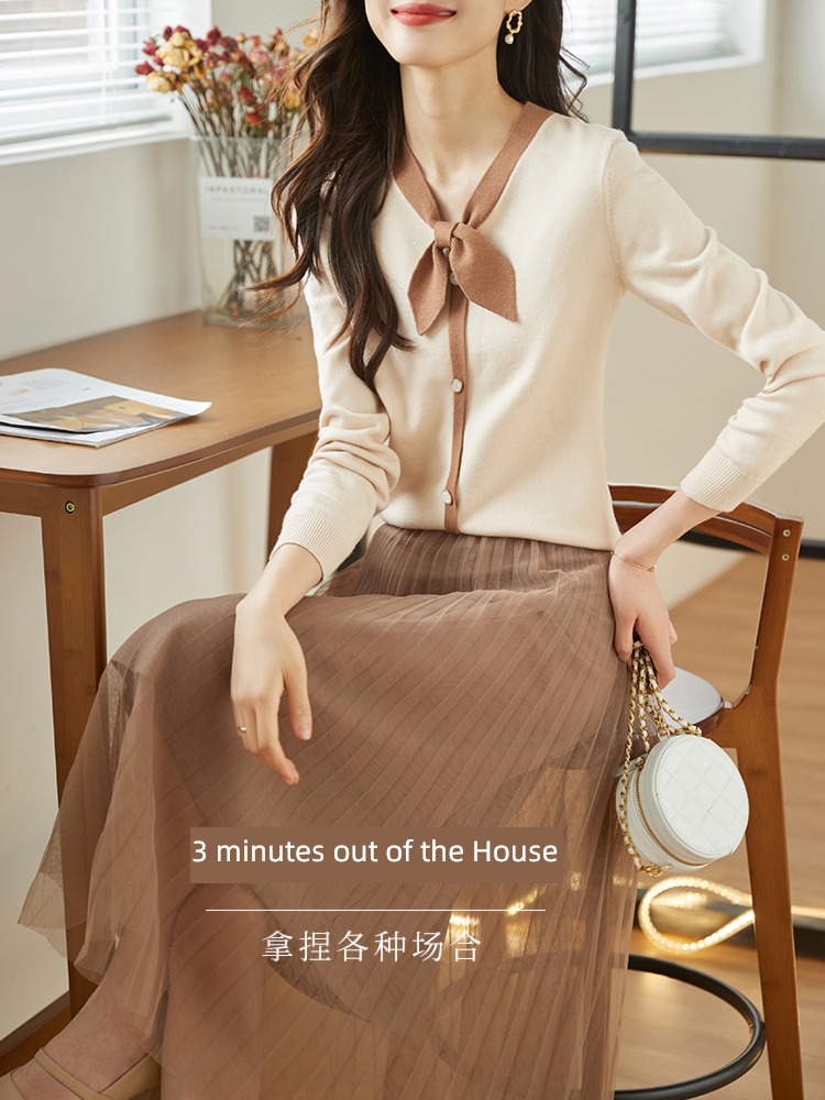 Sllsky  temperament Color contrast V Collar gauze Knitted suit