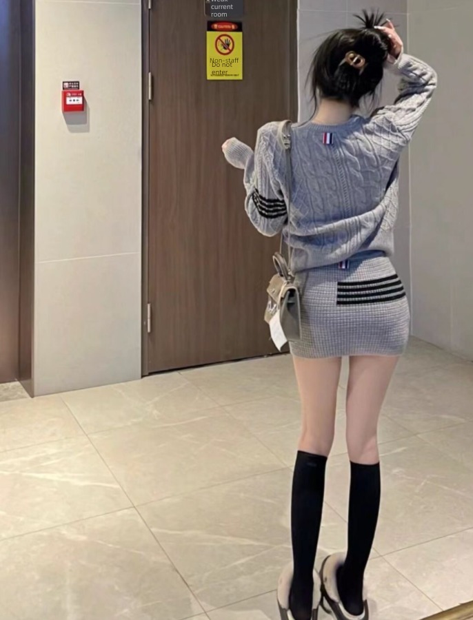 Early autumn Self-cultivation Buttocks Inner lap Suit skirt knitting jacket