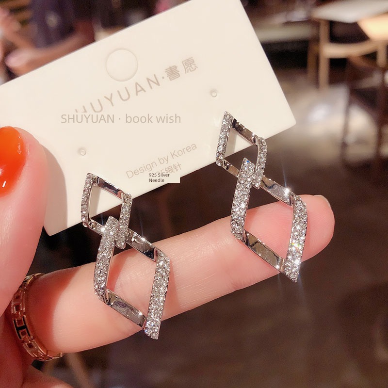 Dongdaemun Full drill diamond Internet celebrity Shining female Earrings