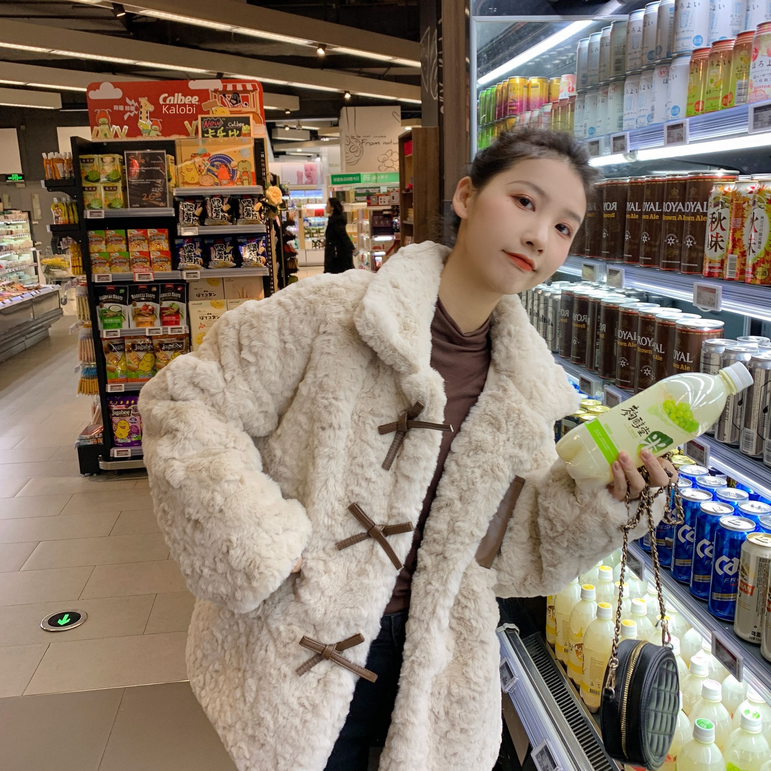 2022 new pattern Korean version loose coat easy thickening Lamb hair Sweet bow Plush Imitation rabbit hair leather and fur female