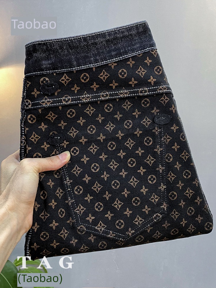 Chaopai high-end Autumn and winter Plush Embroidery printing Jeans