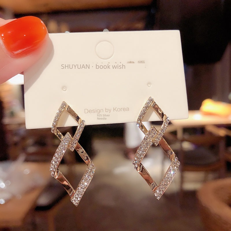 Dongdaemun Full drill diamond Internet celebrity Shining female Earrings