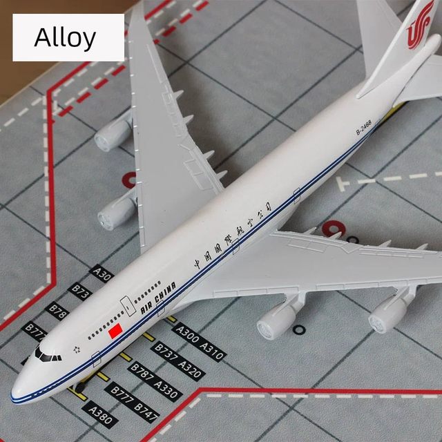 Alloy finished passenger aircraft model ornaments Air China Southern Airlines China Airlines Boeing B777/747/787 Airbus A350