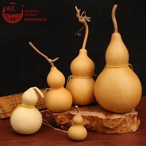 Large Natural Gourd Pendant with Dragon Head, Plain Gourd Ornament for Home Living Room Decoration, Collectible Hand-Hel