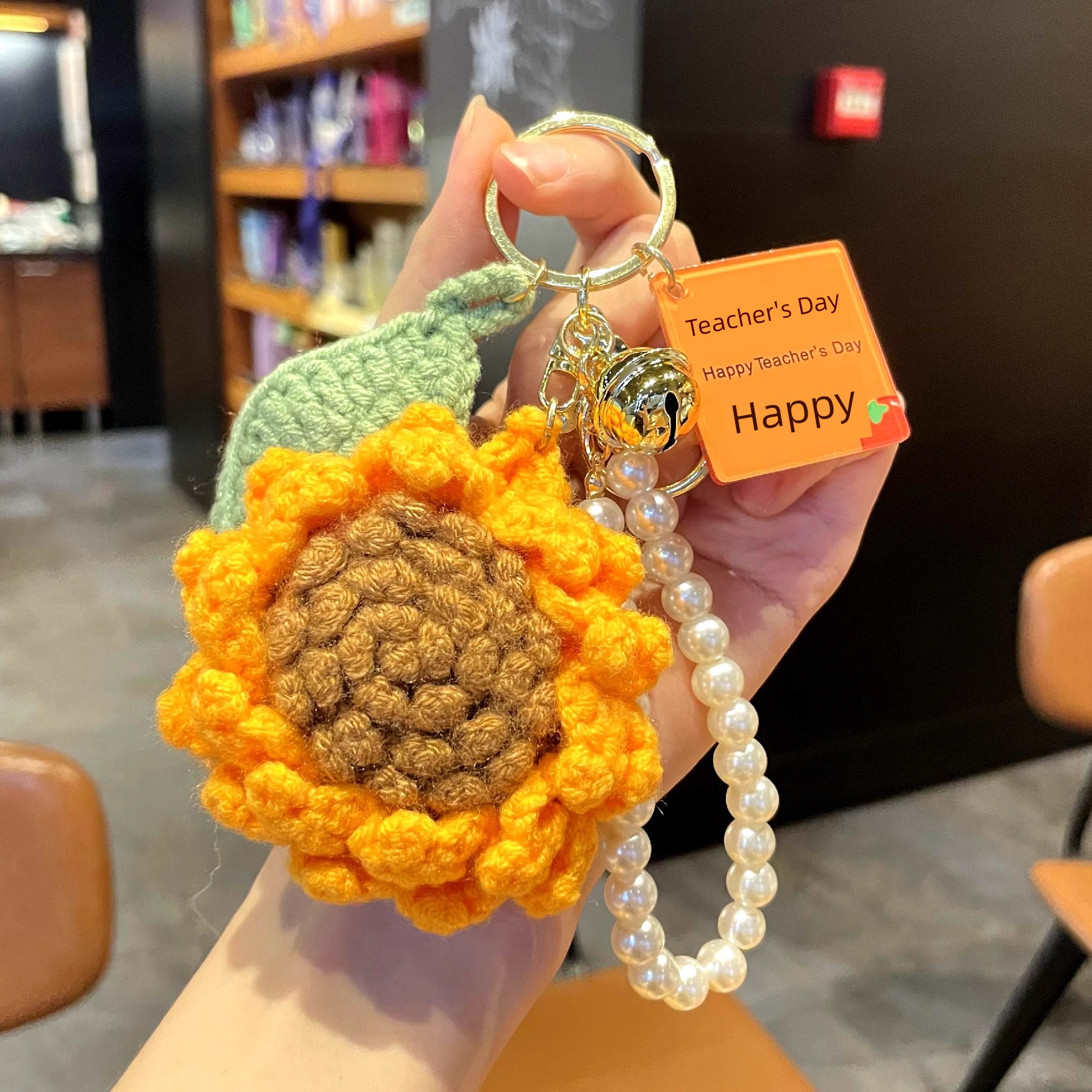 Teacher's Day Gift 2026 New Model Yarn-Woven Sunflower Pendant, Teacher Appreciation Gift, Practical Souvenir for Teachers