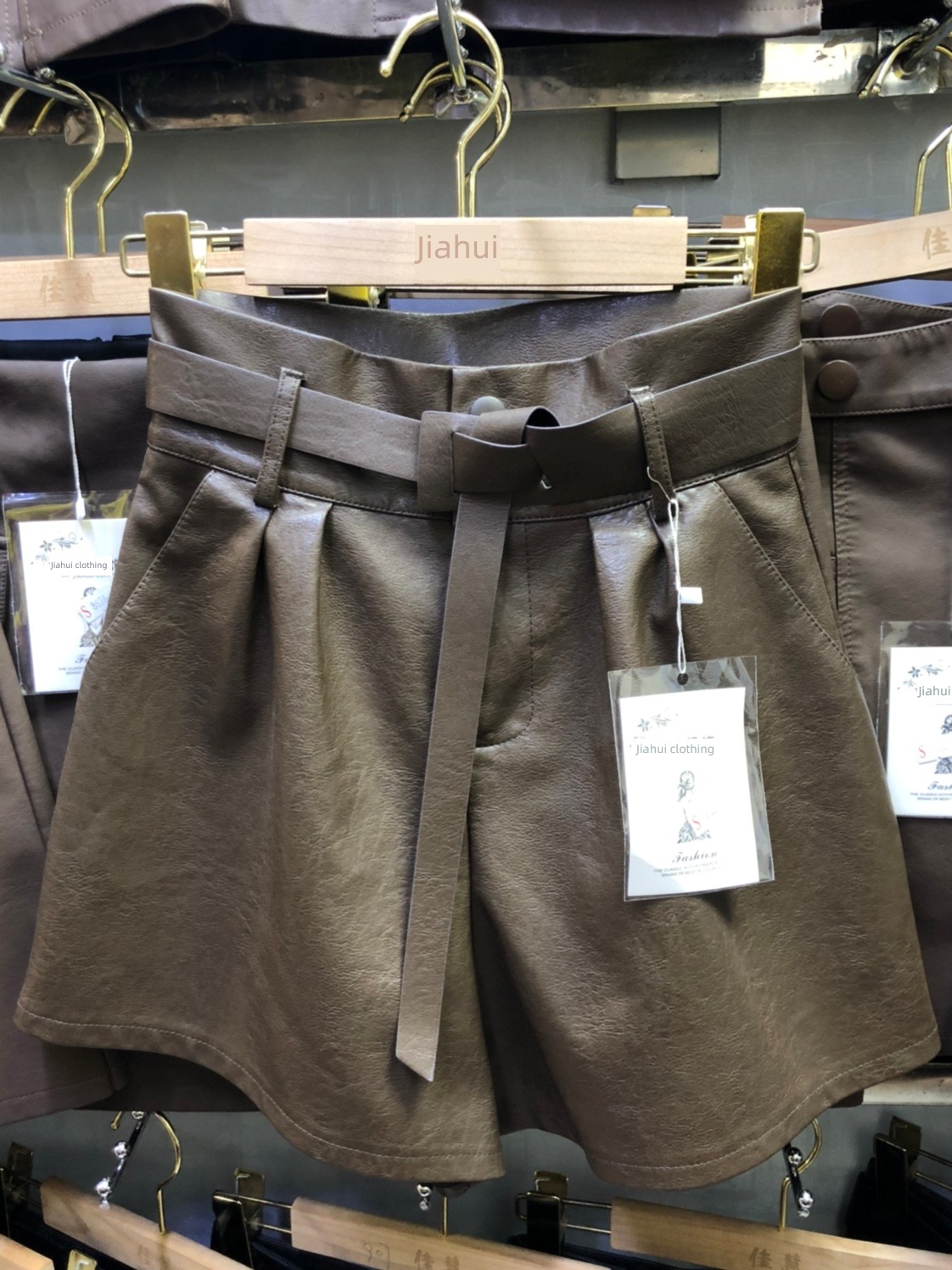 Apricot Autumn and winter A word easy Significantly high Show thin Leather pants
