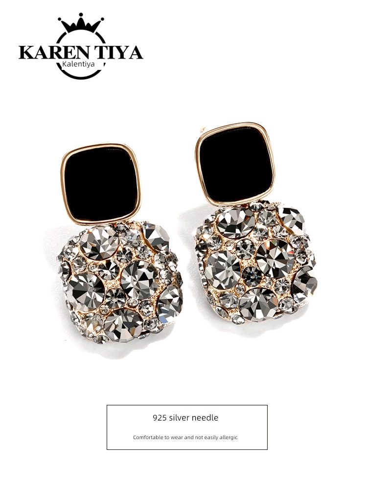 Light luxury female Minority Sense of design Earrings