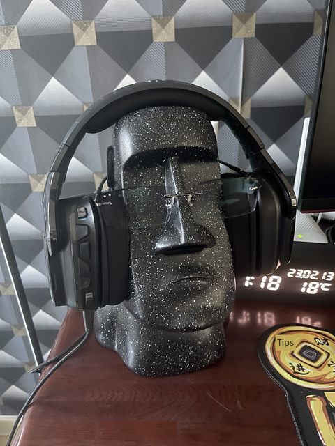 Desktop computer headphone stand headset headset box storage desktop display storage glasses stand ornaments