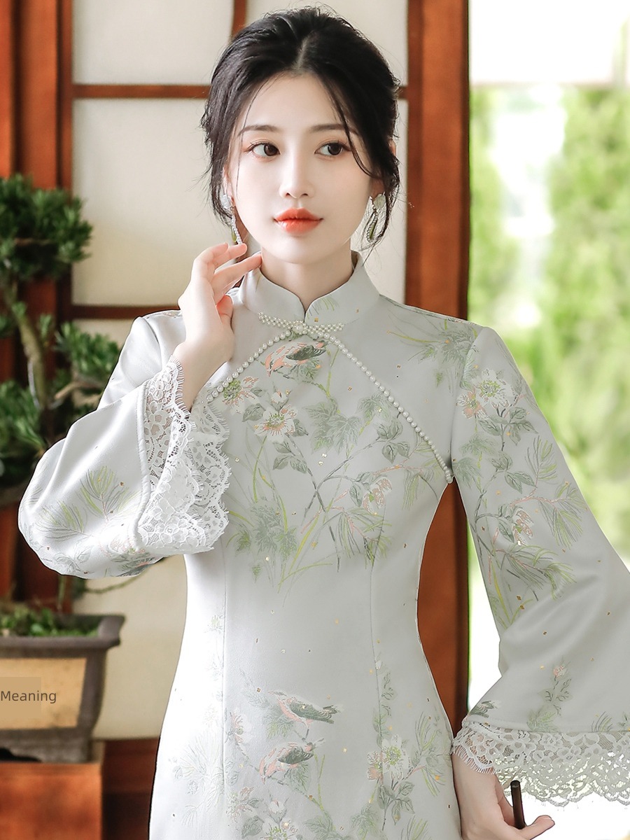 Young style grace Inverted large sleeve Embroidery daily Lace