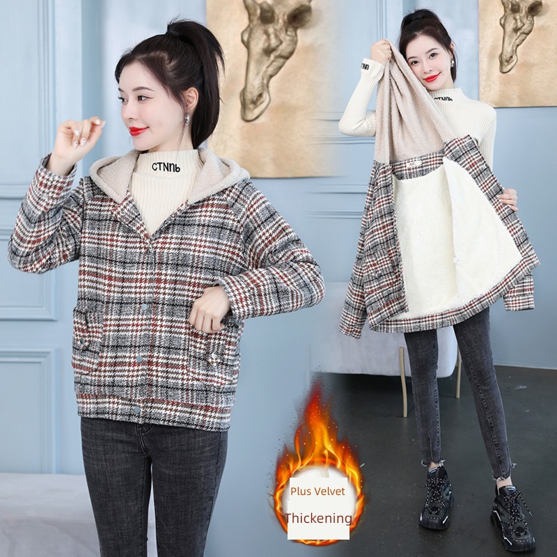 Plush thickening Lamb cashmere lattice have cash less than that is registered in the accounts Wool loose coat
