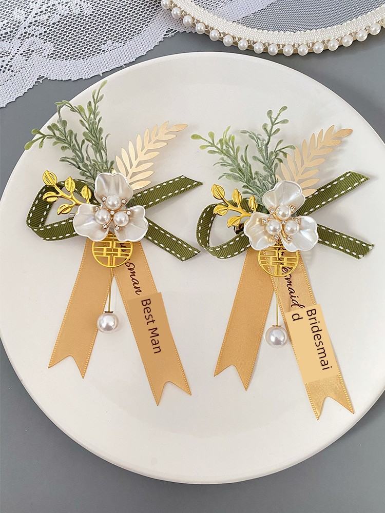 Mori Style Groomsman and Bridesmaid Boutonniere Fresh Green Wedding Corsage Bridegroom Bride Sisters Group Wrist Flower
