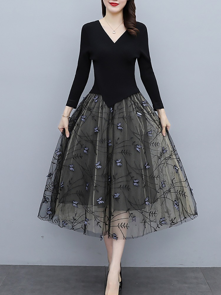 knitting Spring and Autumn V-collar fashion Lay a foundation Medium length skirt
