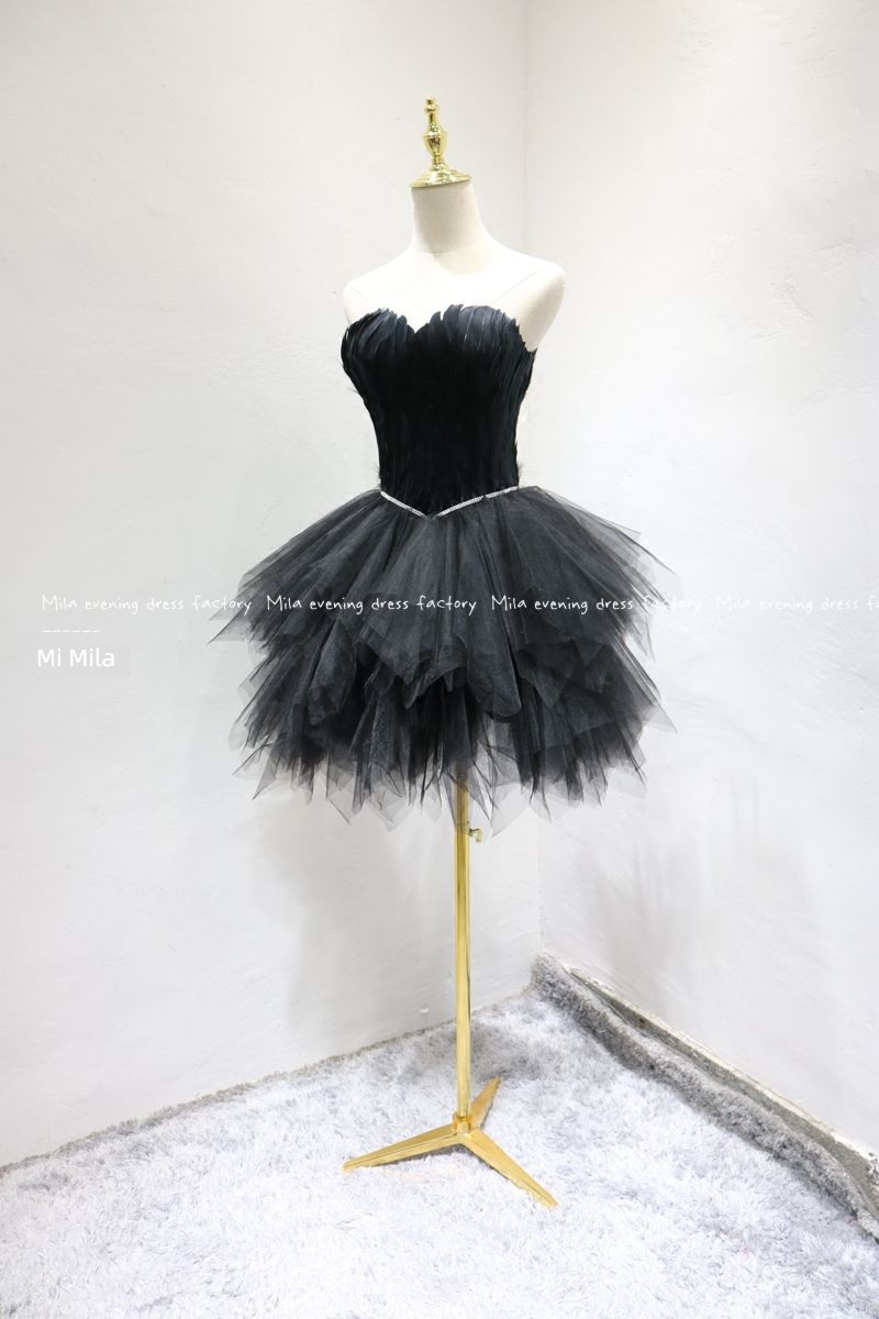 Self-cultivation Feather birthday party Show host Evening dress