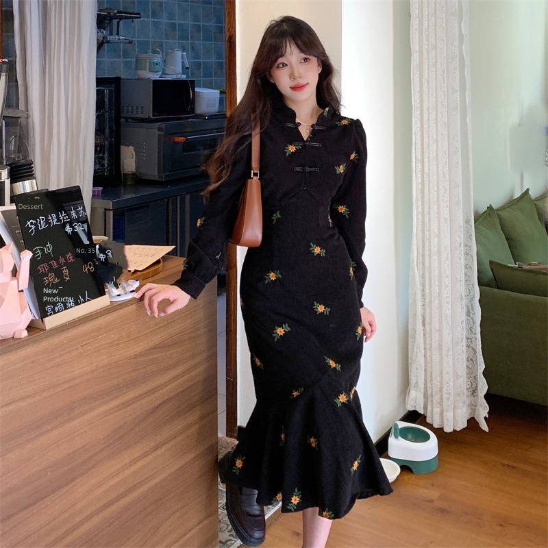 Big size New Chinese style corduroy Broken flower Embroidery Dress female Fat sister temperament Retro A word High waist Fishtail skirt