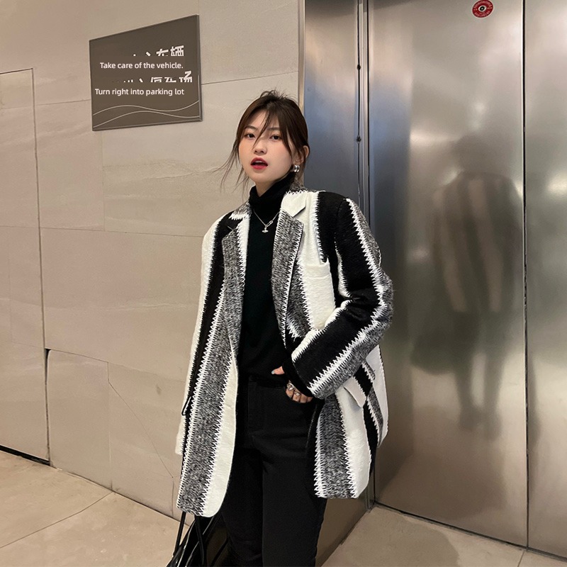 spring Korean version easy Thin money Woven Outline shoulder Blazer