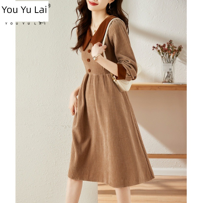 Autumn and winter clothes 2022 new pattern corduroy Hepburn wind Dress Women's wear temperament Advanced sense French skirt winter