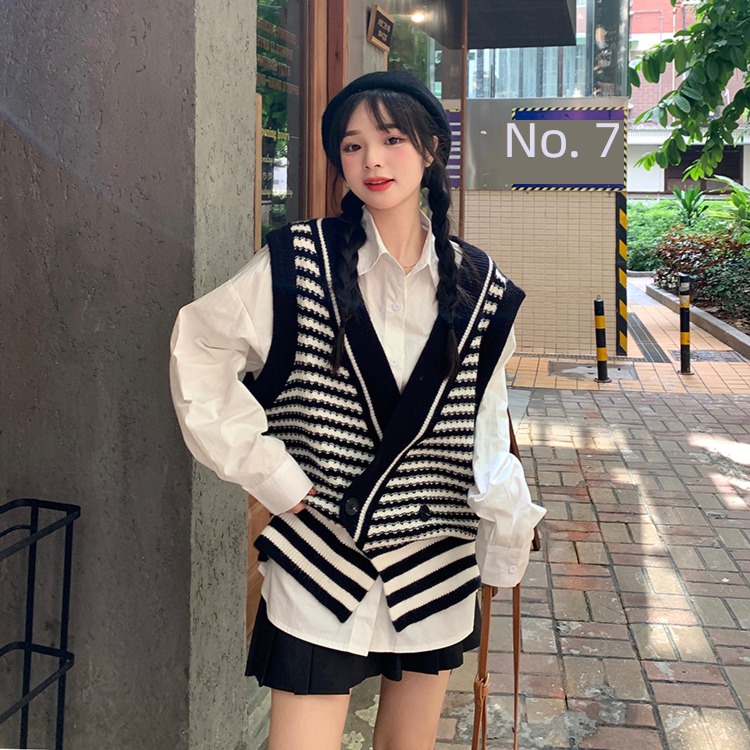 early autumn Women's wear Overlapping wear trend fashion knitting Vest