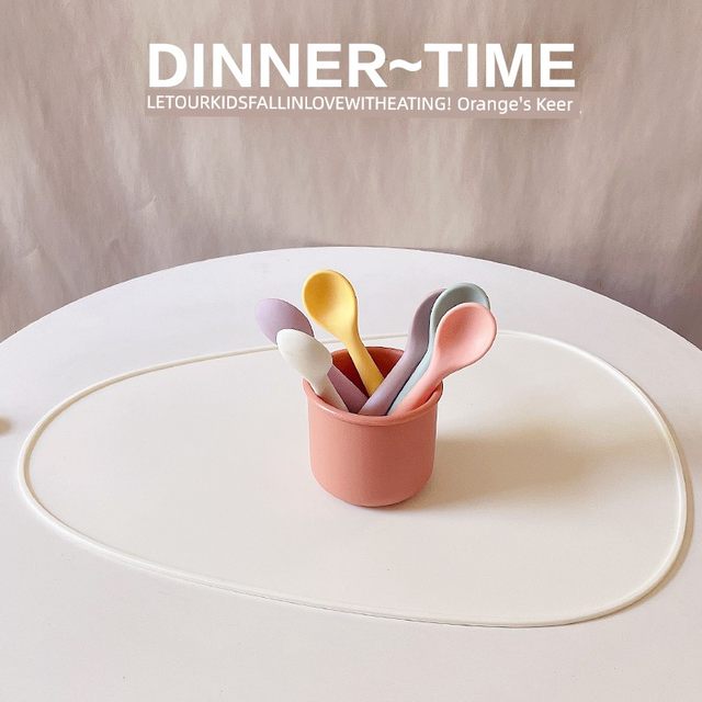 Students' simple oval water droplet silicone breakfast mat home heat insulation and anti-scalding baby Western restaurant European-style placemat