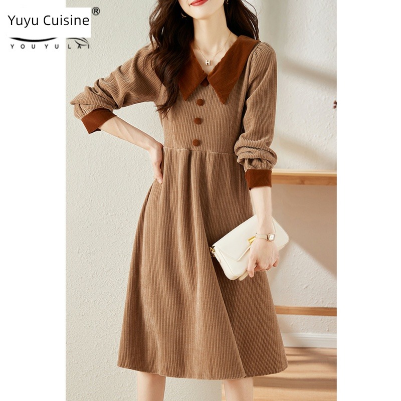 Autumn and winter clothes 2022 new pattern corduroy Hepburn wind Dress Women's wear temperament Advanced sense French skirt winter