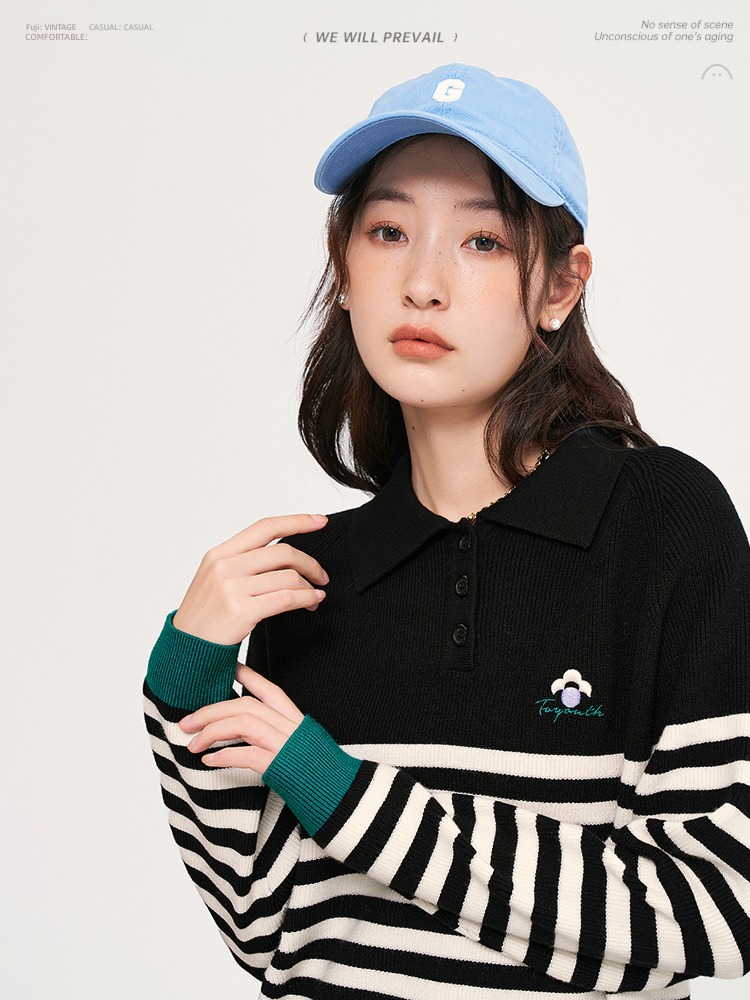 Initial language black and white stripe winter easy comfortable sweater