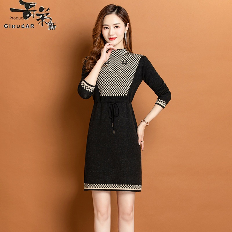 Autumn and winter Brother Color contrast wool Half high collar Dress