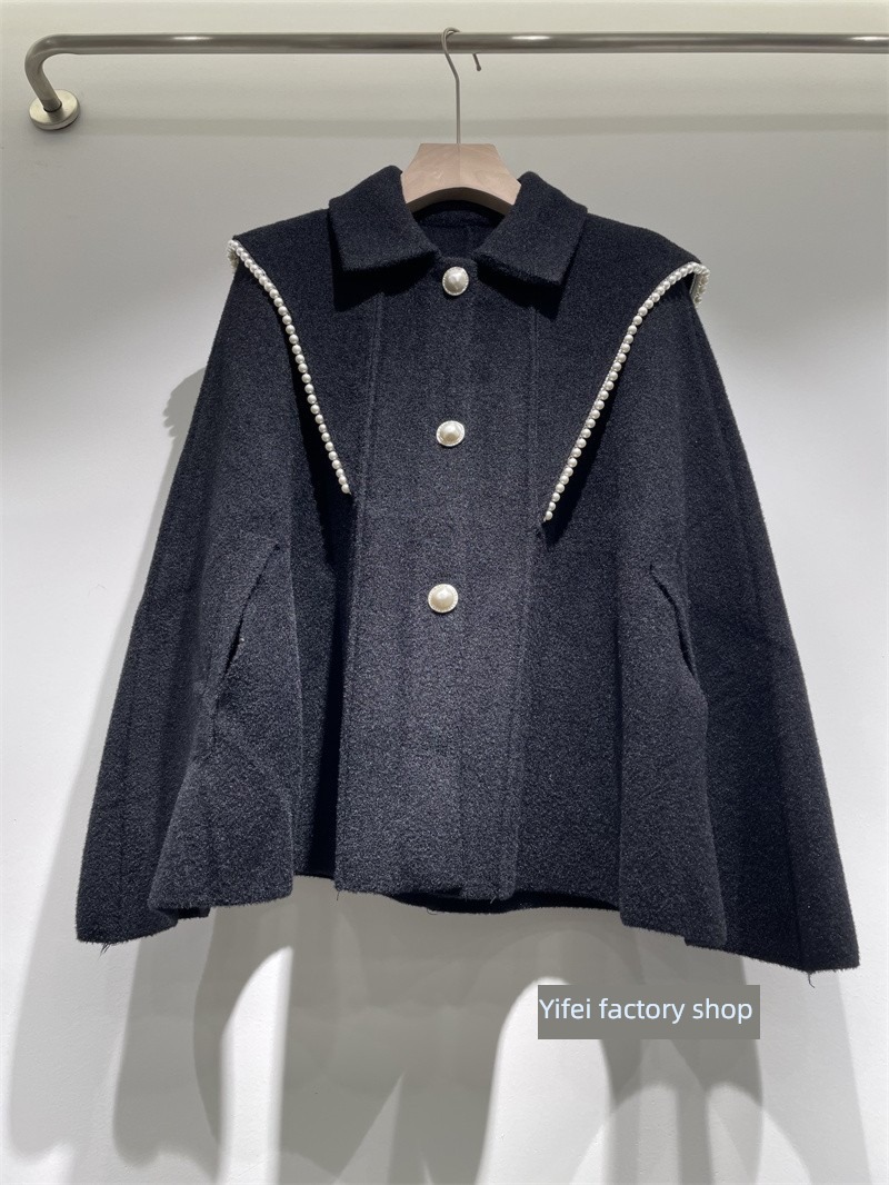 Internet celebrity Hepburn wind Bat sleeve Same style in shopping mall cloak