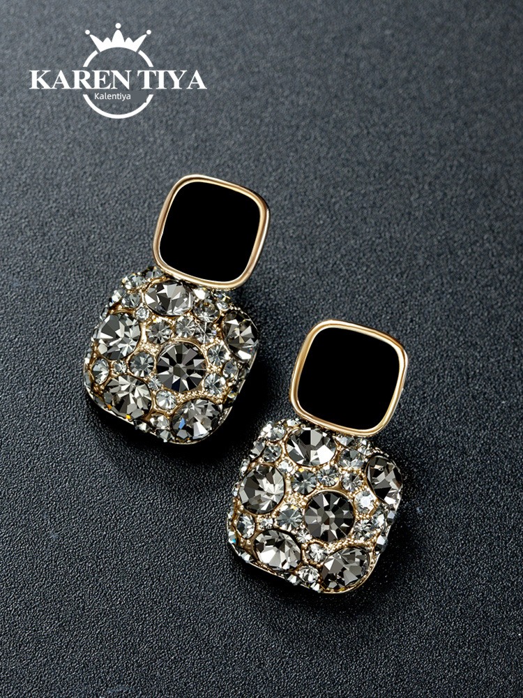 Light luxury female Minority Sense of design Earrings