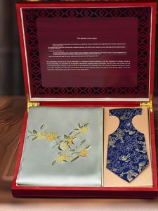 Sichuan Embroidery Handmade Embroidered Silk Scarf, Necktie, Couple Gift Box Set, New Chinese Style Specialty Gift for F