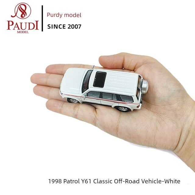 1比64普迪日产 Nissan白色灰色途乐1998Y61复古合金车汽车模型车