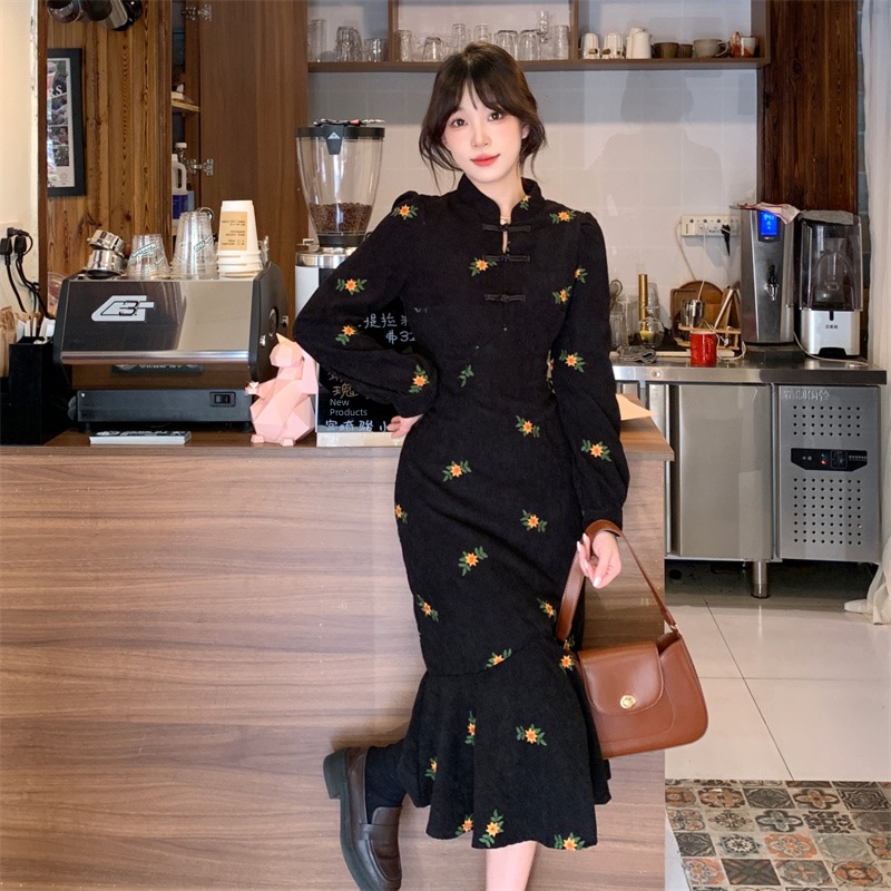Big size New Chinese style corduroy Broken flower Embroidery Dress female Fat sister temperament Retro A word High waist Fishtail skirt