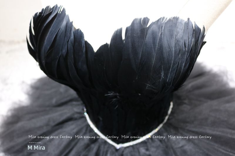 Self-cultivation Feather birthday party Show host Evening dress